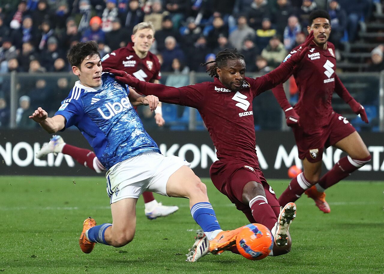 Como Torino, Tameze tenta di fermare Alex Valle