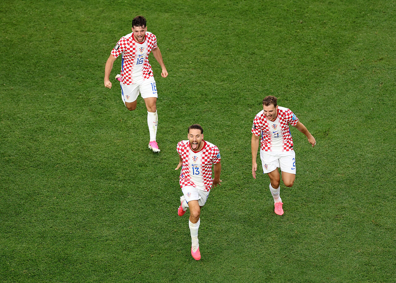 Nikola Vlasic festeggia il gol dopo la partita Croazia Ghana