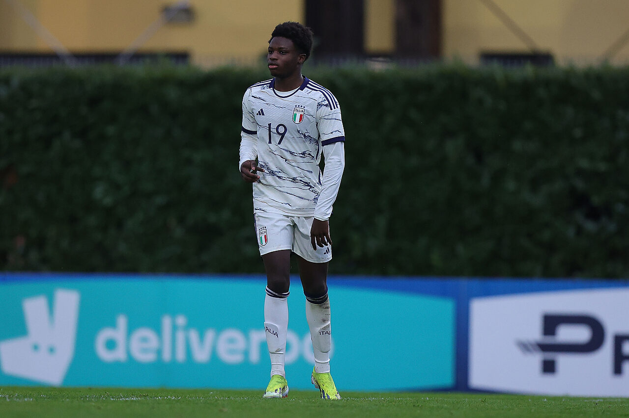 Alphadjo Cisse con la maglia della Nazionale