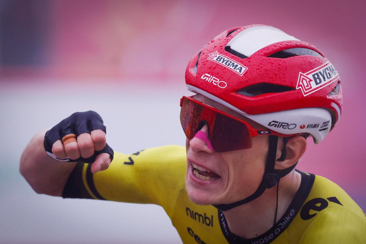 Jonas Vingegaard vince la seconda tappa della Vuelta a España 2025 a Limone Piemonte ©LaVuelta via X