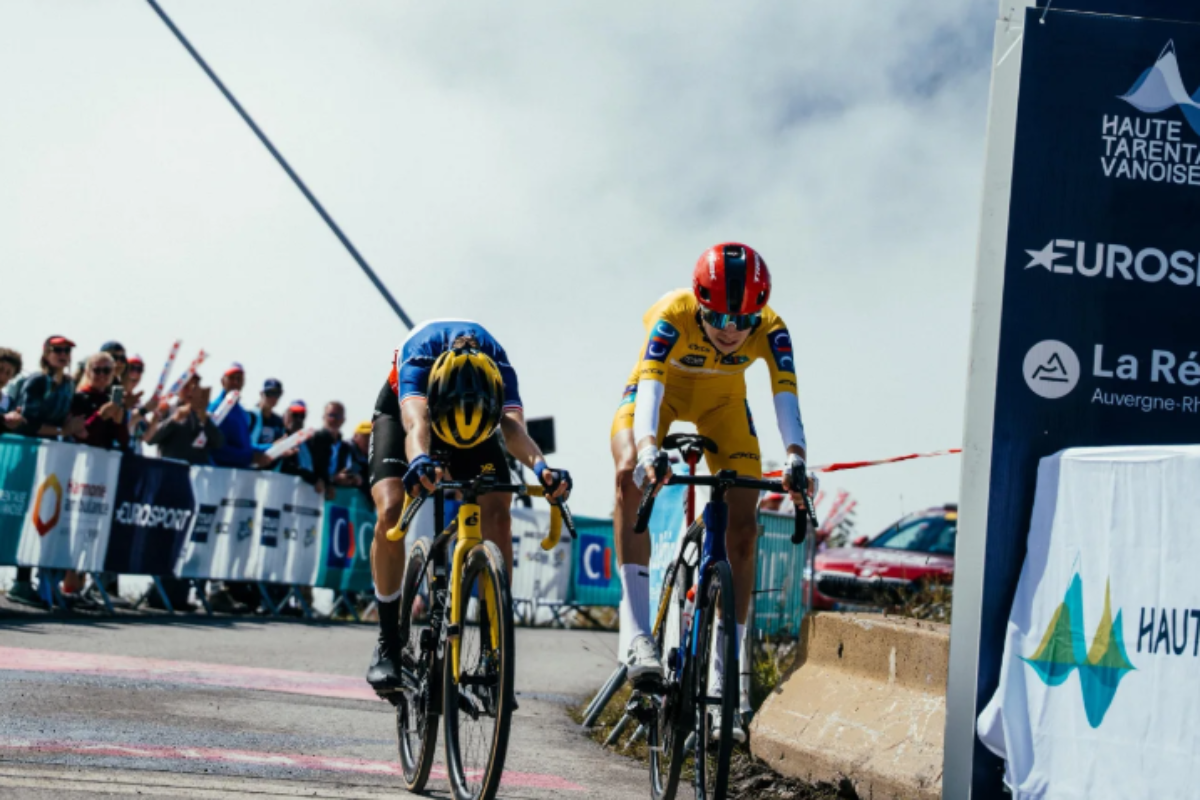 La volata tra Bunel e Holmgren ©Tour de l'Avenir Femmes (Foto @jolypics)