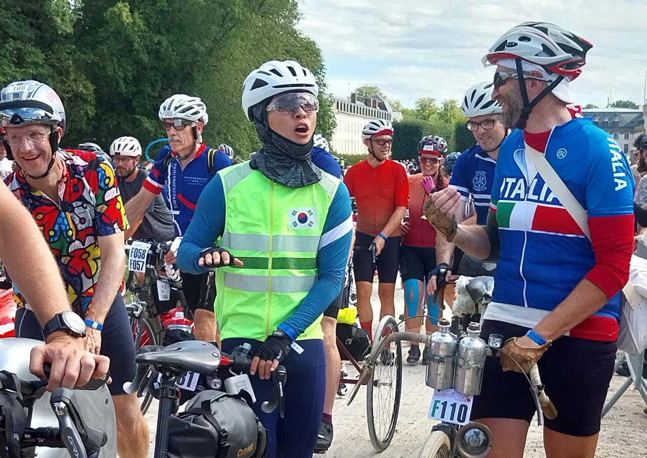 Alcuni Randonneur alla partenza della Parigi Brest Parigi © Umberto Bettarini