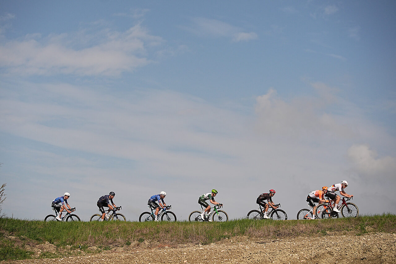 Gli uomini in fuga durante la quinta tappa della Tirreno-Adriatico 2026 © Tirreno-Adriatico via X