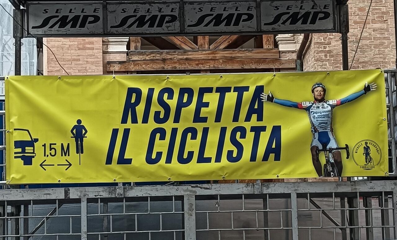 Rispetta il ciclista © Fondazione Michele Scarponi via Facebook