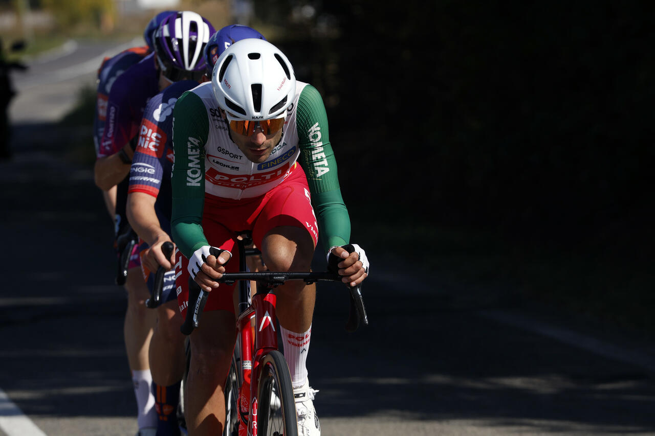 La fuga durante il Giro dell'Emilia 2025 © Team Polti-VisitMalta / SprintCycling via X