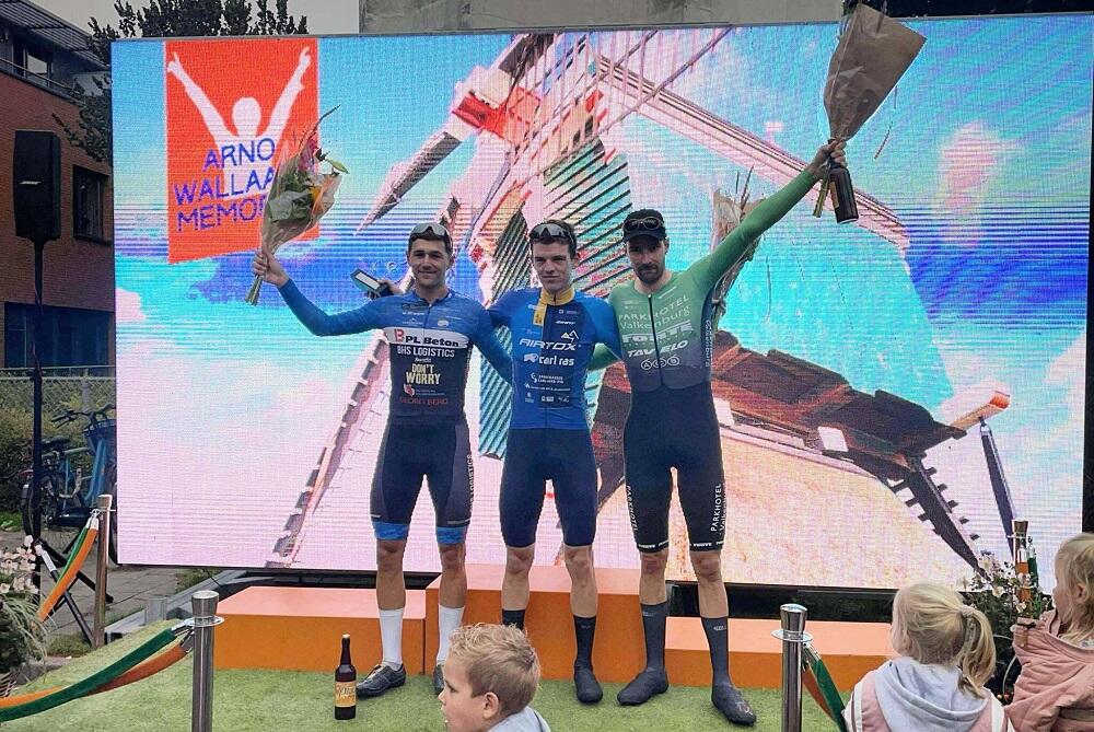 Il podio finale dell'Arno Wallaard Memorial
