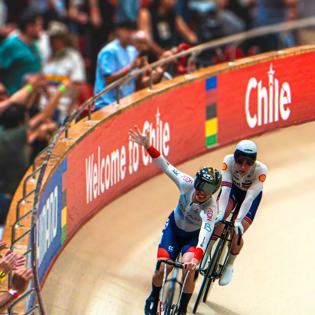 Mina Sato dopo la vittoria nel Keirin ai mondiali di Santiago del Cile 2025 ©Agustín Hevia Photos