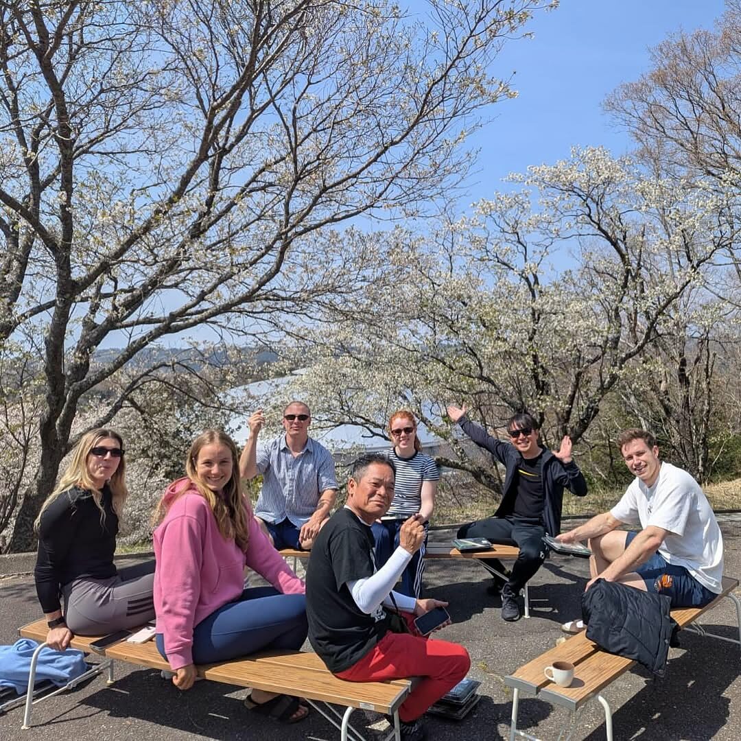 Pistard europei alla Keirin Japanese School in un momento di pausa ©Matthew Richardson via IG