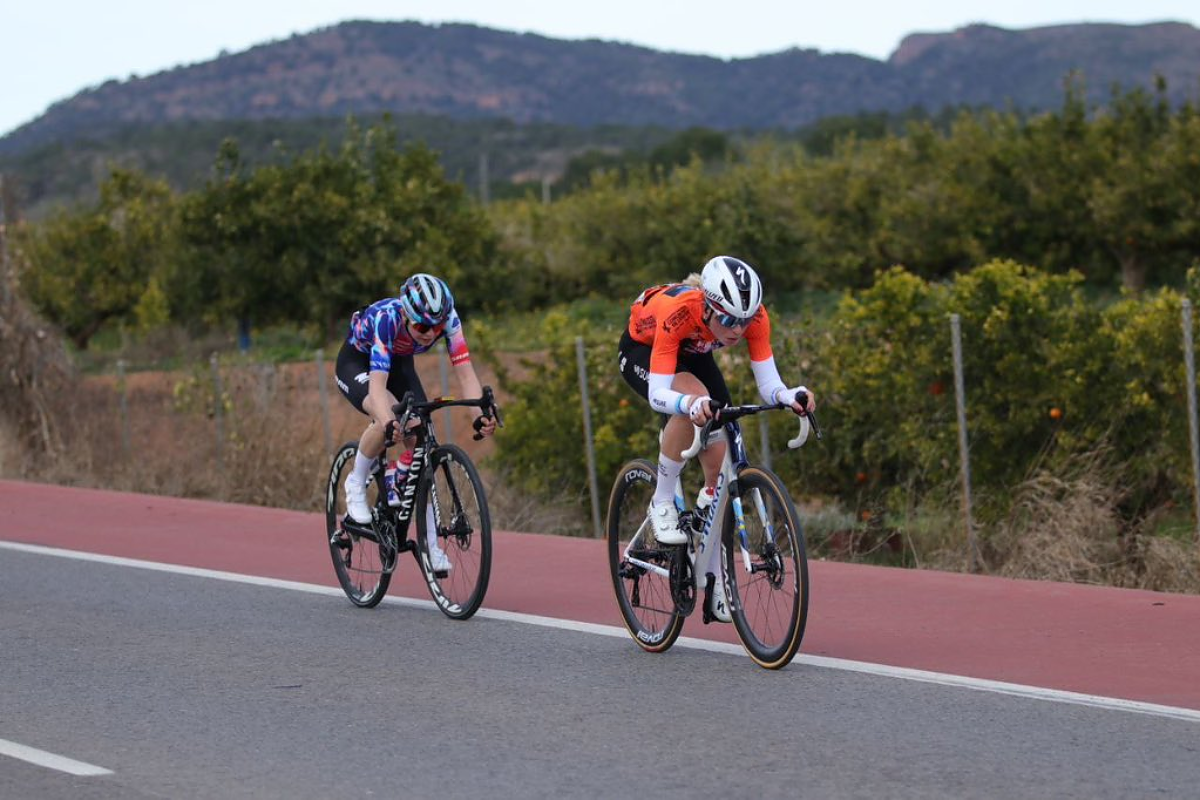 Demi Vollering e Antonia Niedermaier ©Setmana Ciclista - Volta Femenina de la CV