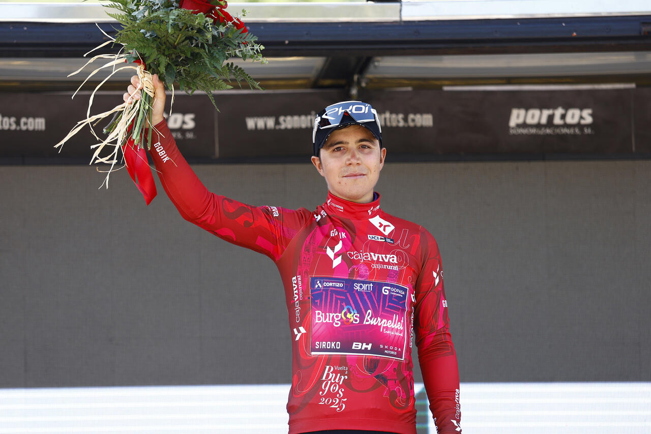 Carlos Garcia Pierna con la maglia rossa di leader della classifica scalatori ©Sprint Cycling