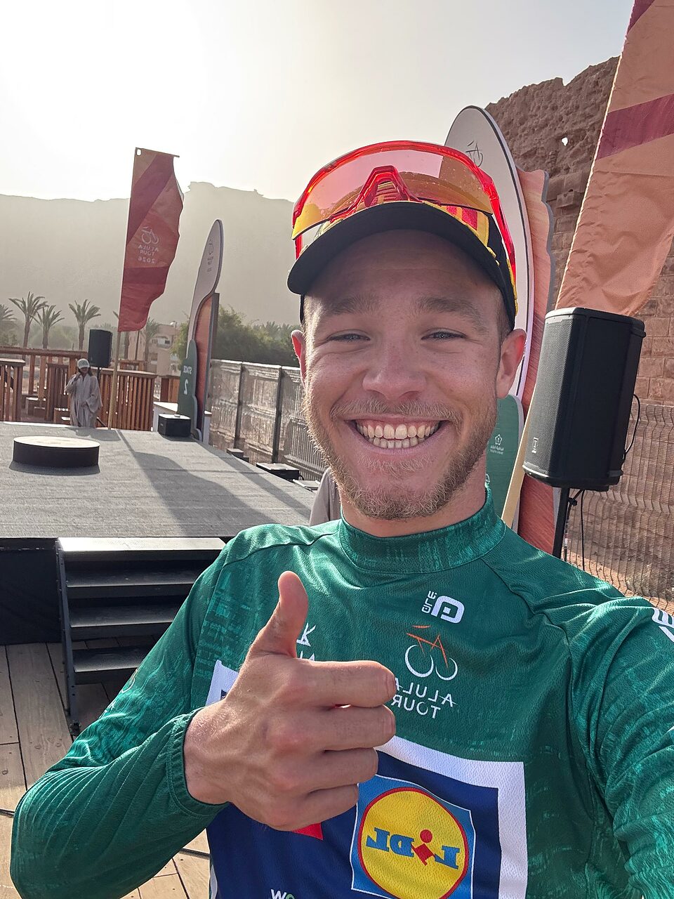 Jonathan Milan sorridente, dopo la sua seconda vittoria all'AlUla Tour 2026