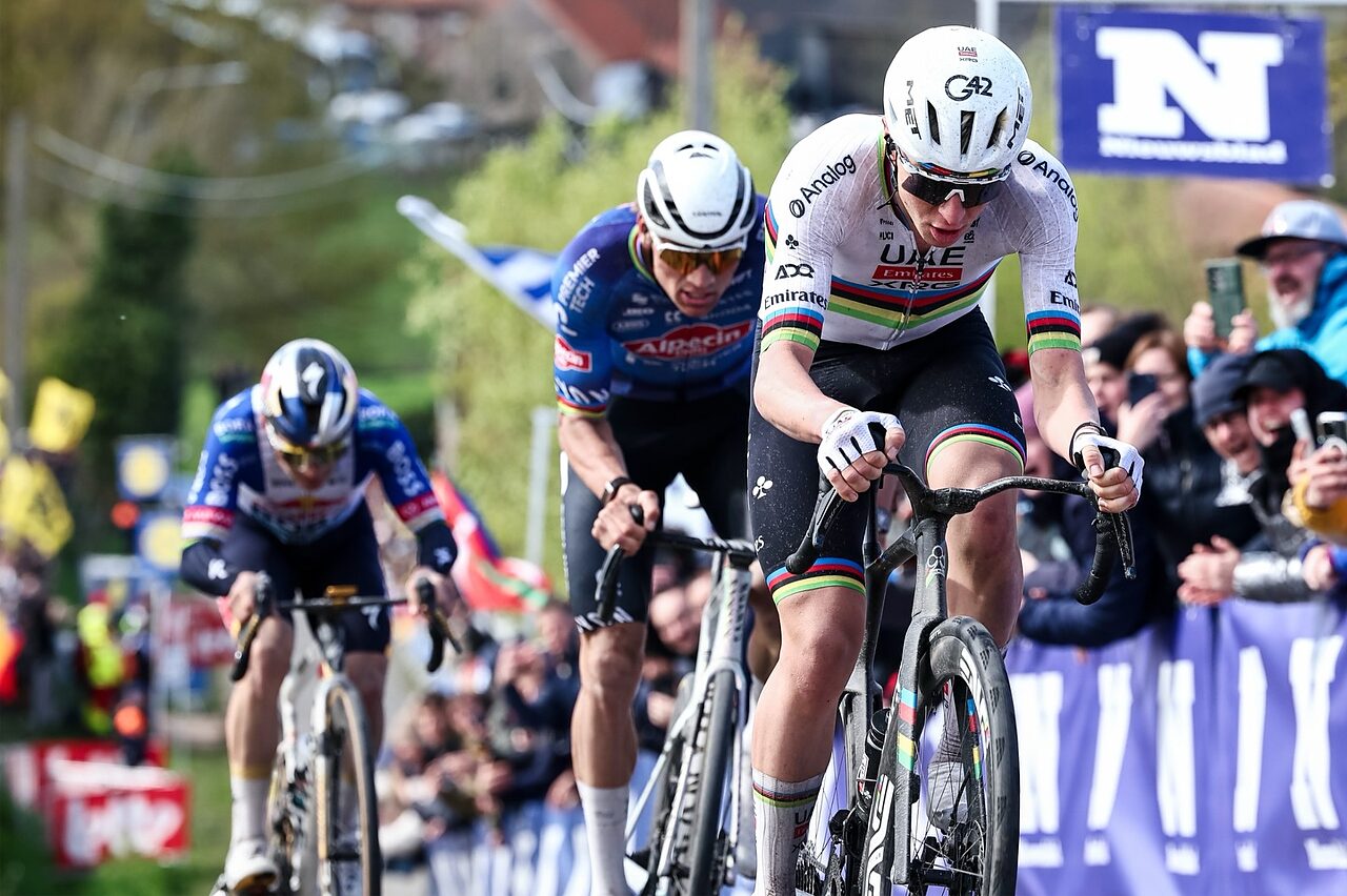 Evenepoel si stacca da Pogačar e Van der Poel sul primo Paterberg al Giro delle Fiandre 2026