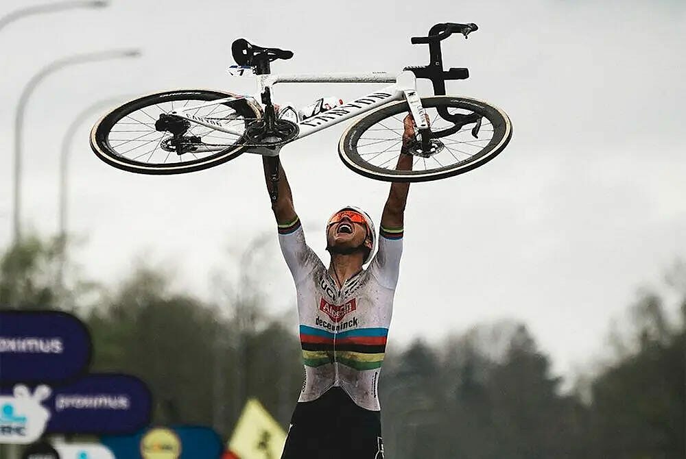 Mathieu van der Poel vince la Ronde van Vlaanderen 2024 © Ronde van Vlaanderen