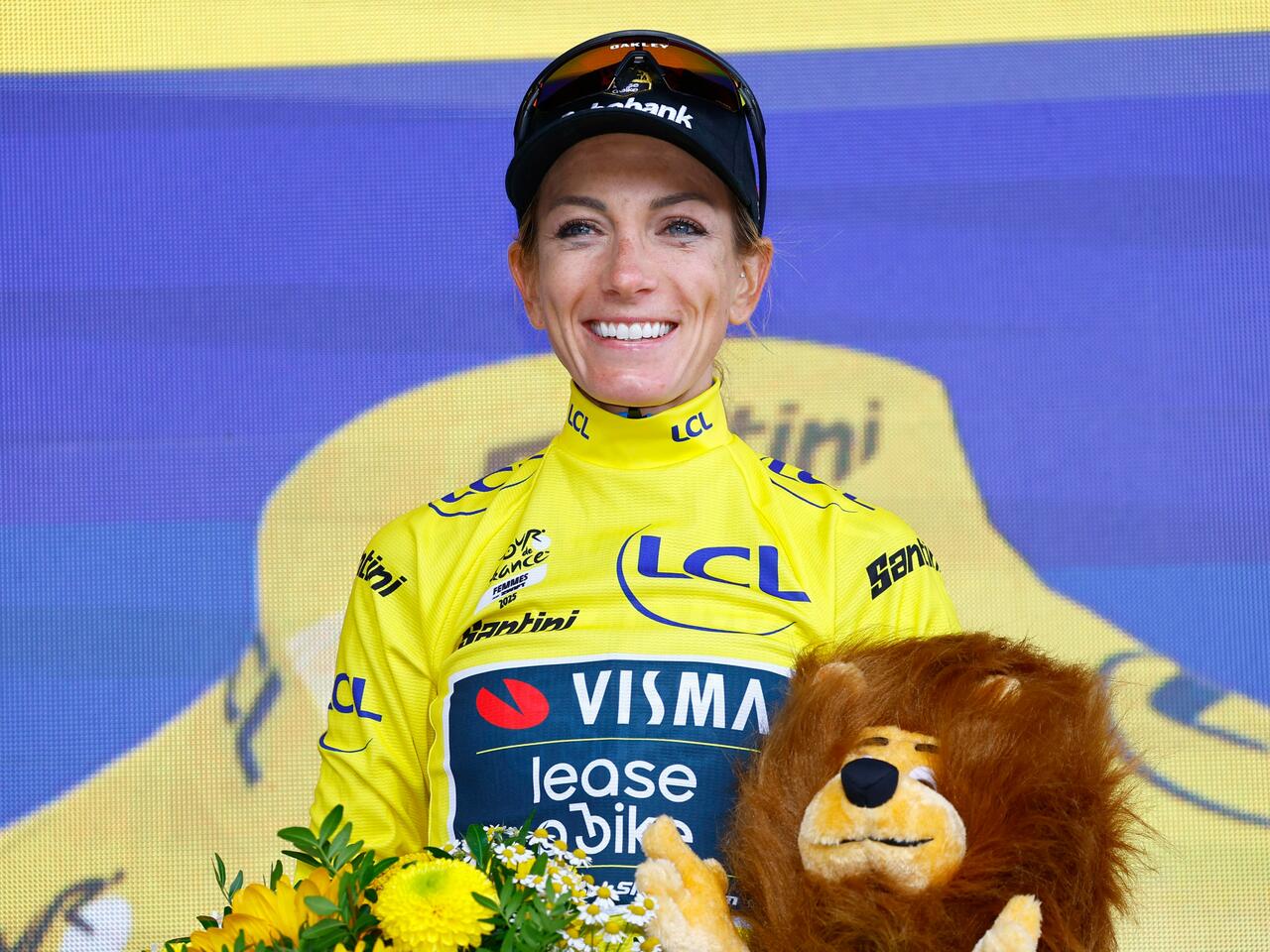 Pauline Ferrand-Prévot in maglia gialla al termine dell'ottava tappa del Tour de France Femmes 2025 © Cérvelo via X