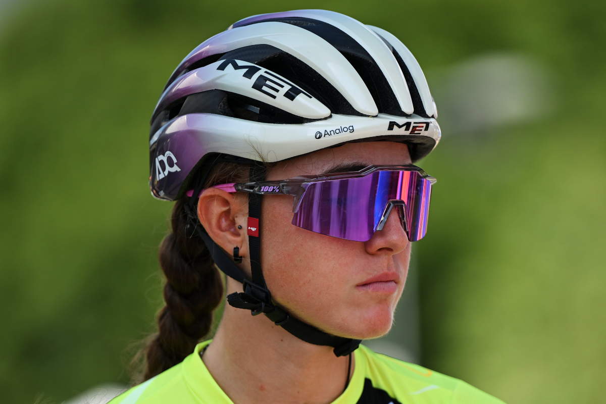 Paula Blasi in maglia gialla ©UCI WWT