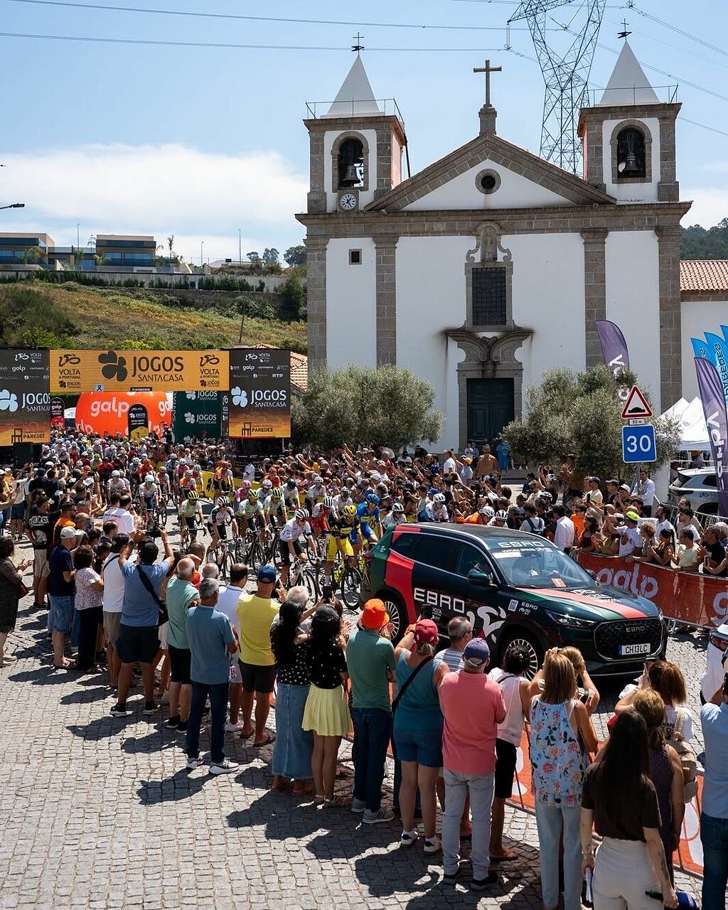 Alla partenza, oggi, minuto di silenzio in memoria di Finlay Tarling.