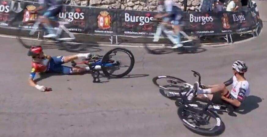 La caduta di Ciccone e Del Toro (Dal profilo ufficiale della Vuelta a Burgos, su X)