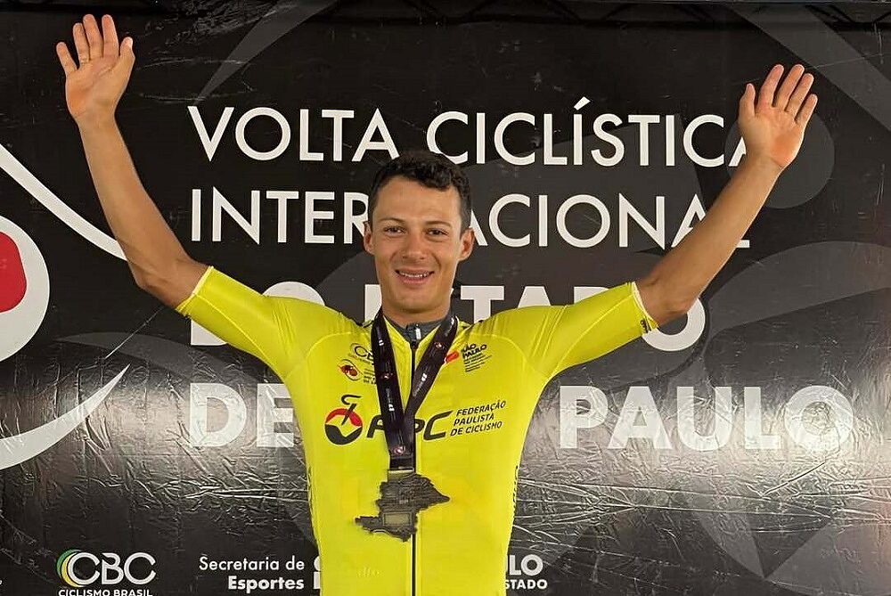 Wilmar Paredes festeggia il successo alla Volta Ciclistica Internacional do Estado de São Paulo 