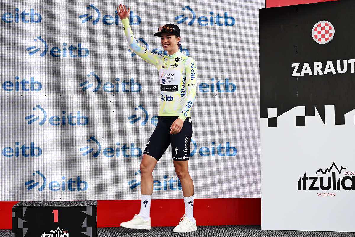Mischa Bredewold in maglia di leader ©Team SD Worx Protime/Getty
