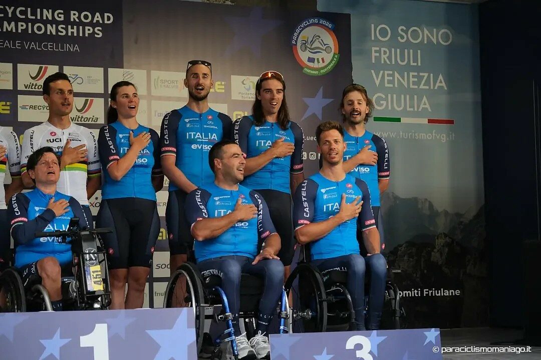 Gli atleti dell'Italia che hanno vinto la medaglia d'oro ai campionati europei paralimpici 2026 a Maniago ©FCI