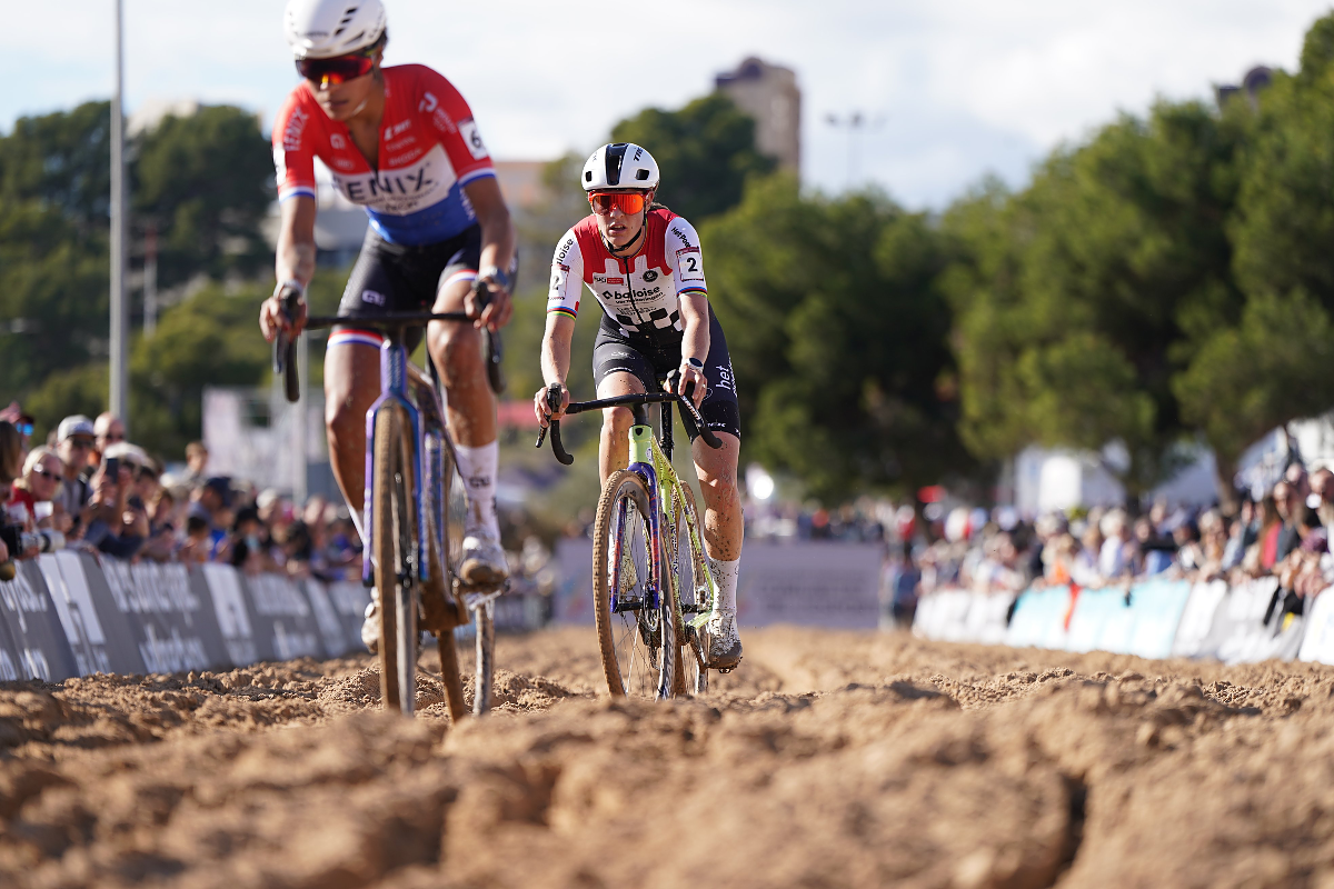 Alvarado e Brand sulla sabbia ©UCI Cyclocross