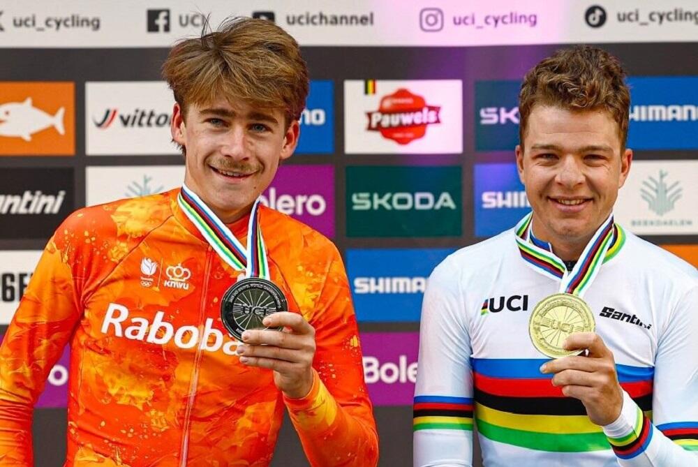 Frits Biesterbos e Florian Vermeersch sul podio dei Campionati del Mondo Gravel