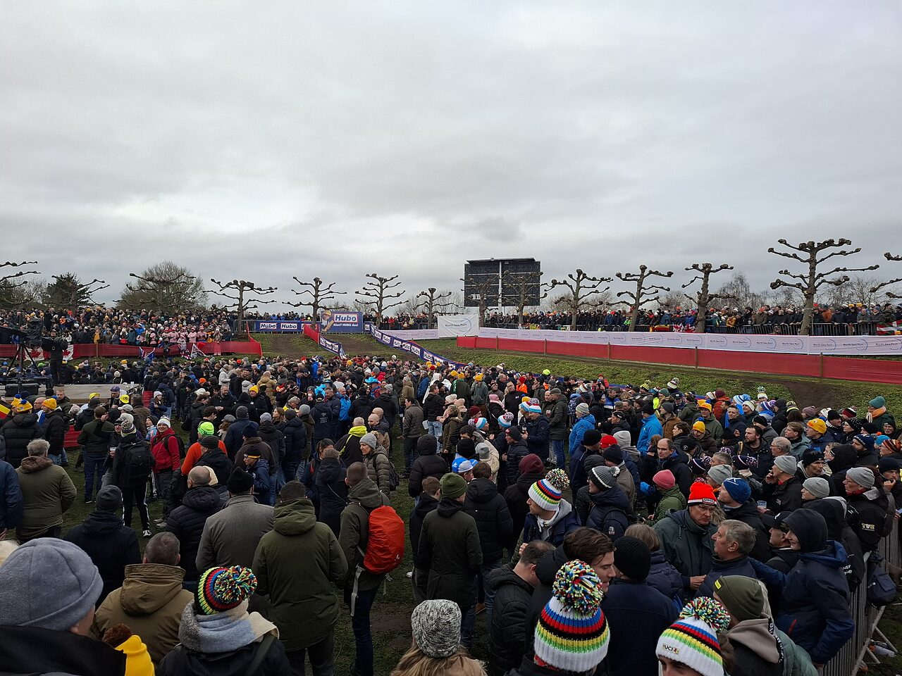 L'attesa per la gara elite © Umberto Bettarini