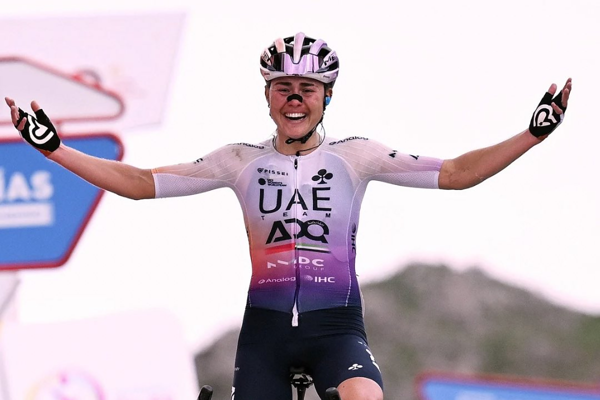 Paula Blasi vince la Vuelta sull'Angliru ©UAE Team ADQ/Getty Sport