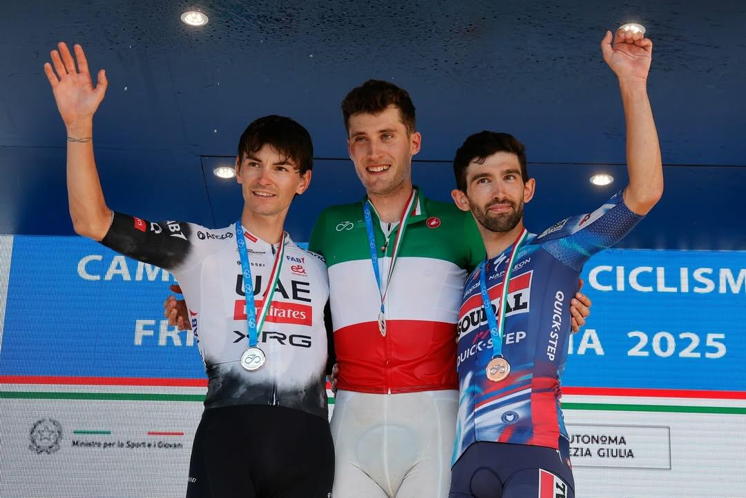 Il podio dei tricolori 2025 con Alessandro Covi, Filippo Conca e Thomas Pesenti ©Sprint Cycling Agency