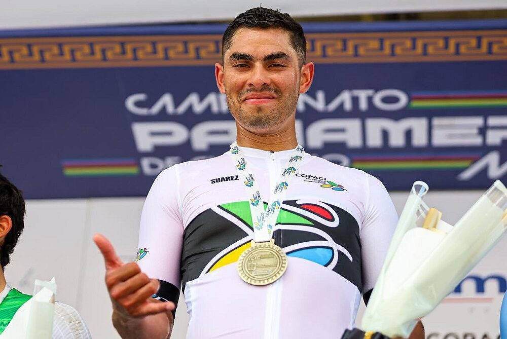 Jason Huertas festeggia il titolo panamericano