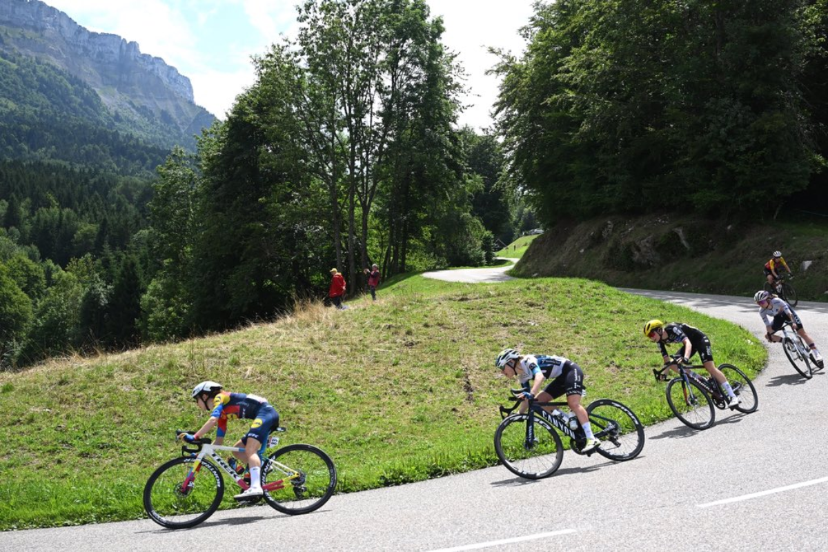 La fuga condotta da Niamh Fisher-Black ©UCI WWT-Getty