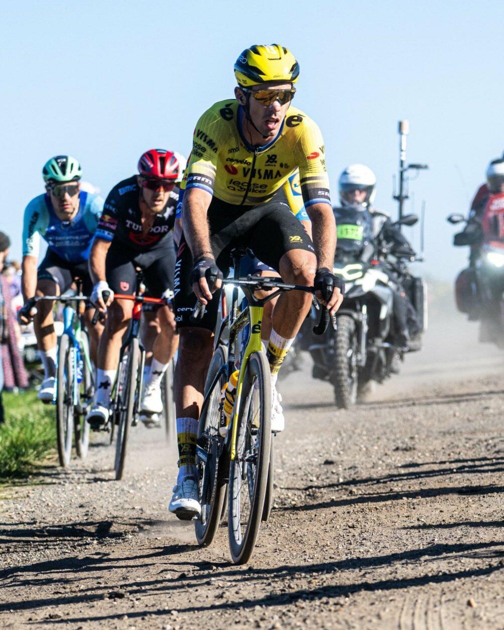 Laporte con Trentin e Bisseger all'attacco durante la Parigi Tours 2025 ©Visma | Lease a Bike