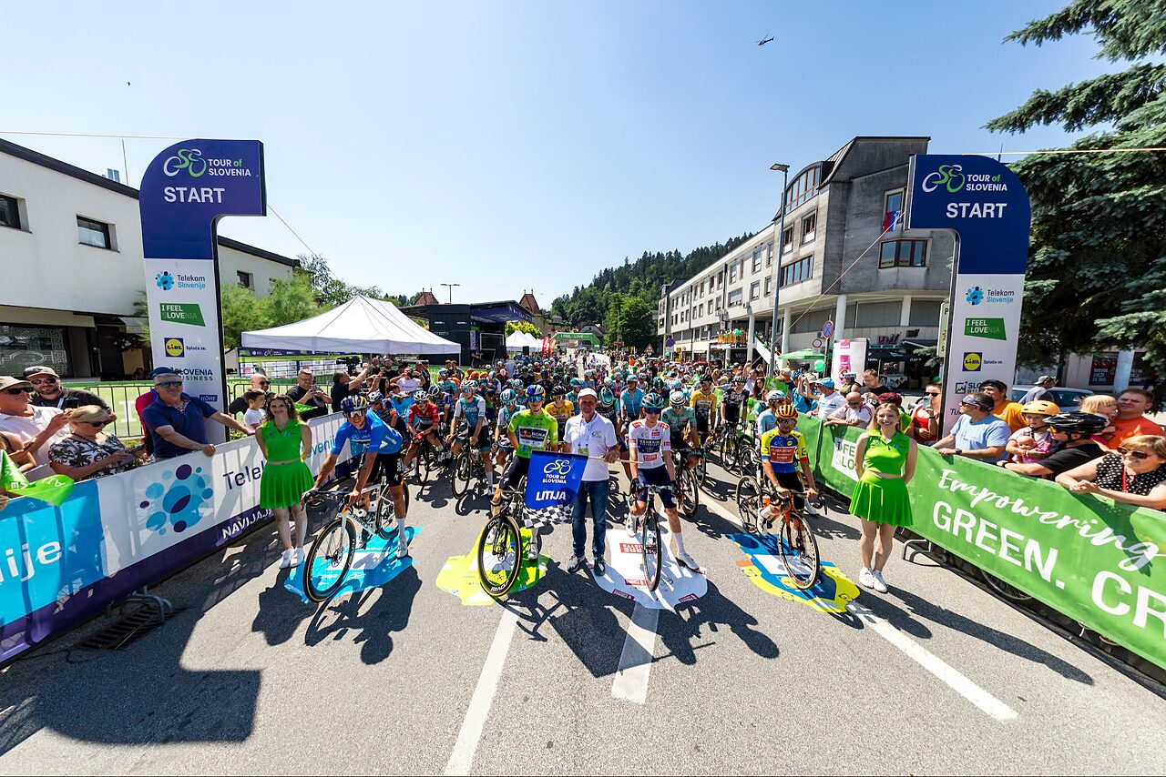 Le immagini della partenza della quinta tappa del Tour of Slovenia 2026 ©Sportida_com