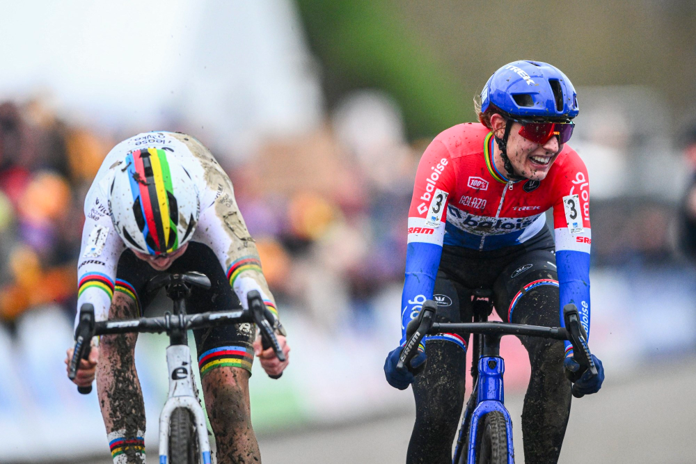 La volata tra Van Empel e Brand che decide il GP Sven Nys ©Team Visma Lease a Bike Women