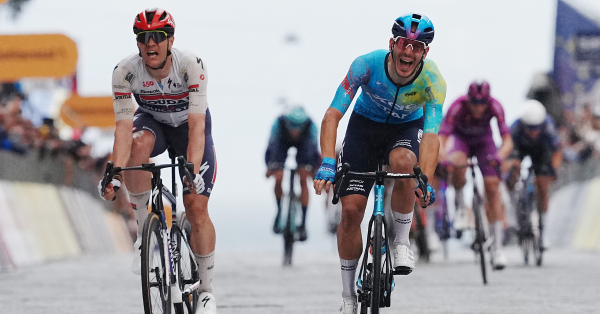 Davide Ballerini precede Jasper Stuyven a Piazza del Plebiscito e vince per la prima volta al Giro d'Italia © Giro d'Italia