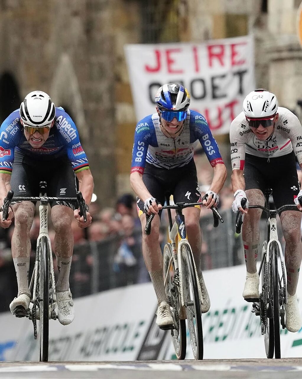 Van der Poel, Pellizzari e Del Toro sull'arrivo di San Gimignano alla Tirreno Adriatico 2026 ©La Presse