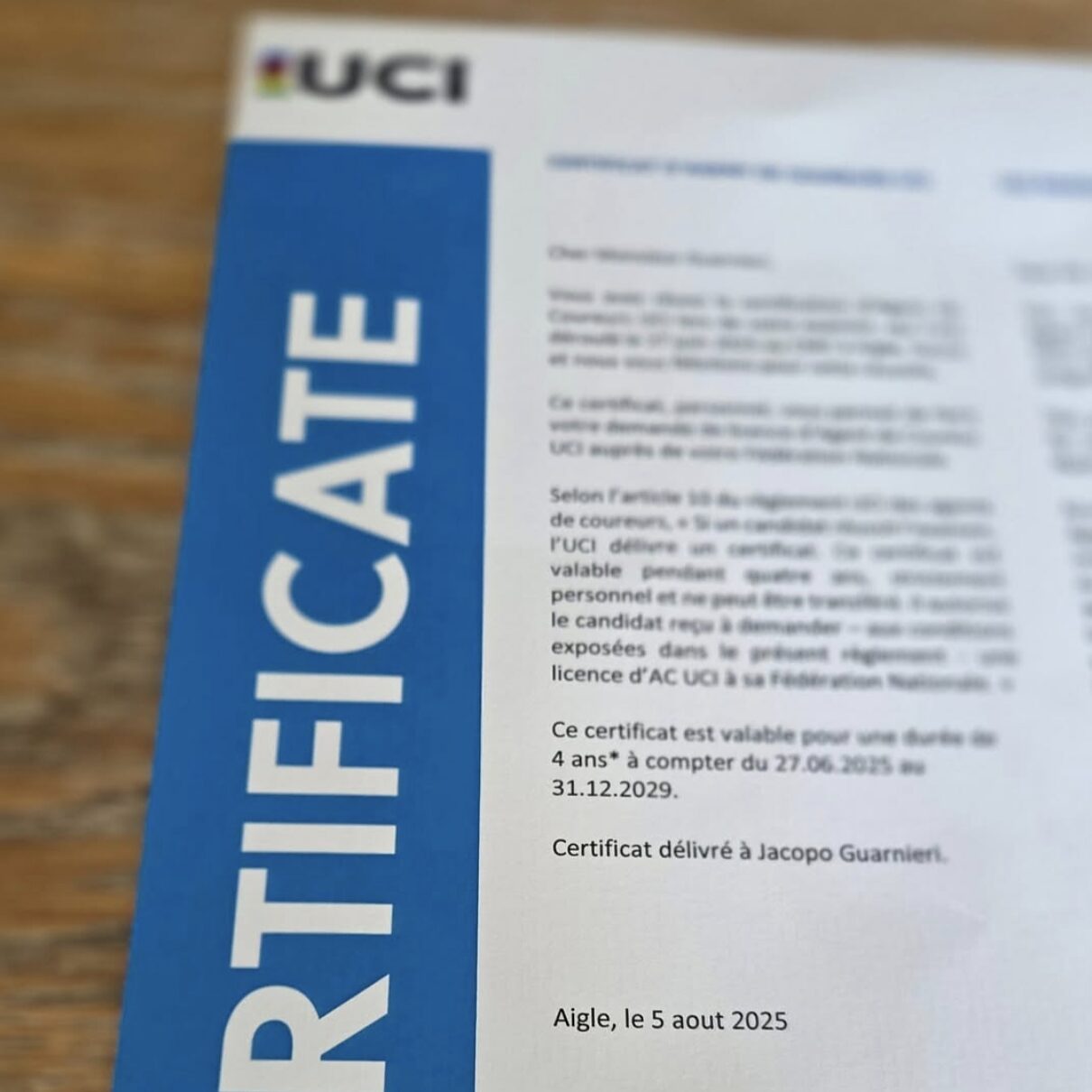 Il certificato di abilitazione ad agente per il ciclismo, rilasciato dall'UCI a Jacopo Guarnieri