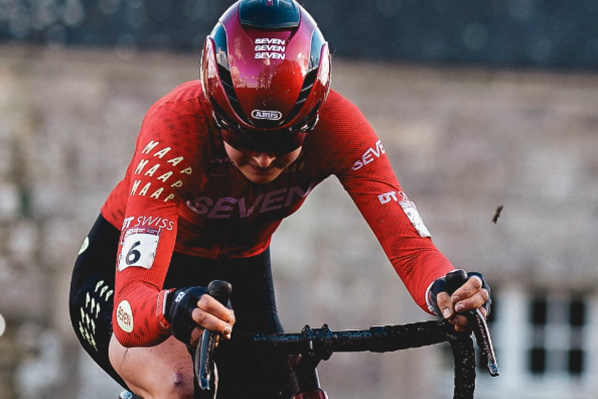 Aniek van Alphen vince a Flamanville ©UCI Cyclocross World Cup