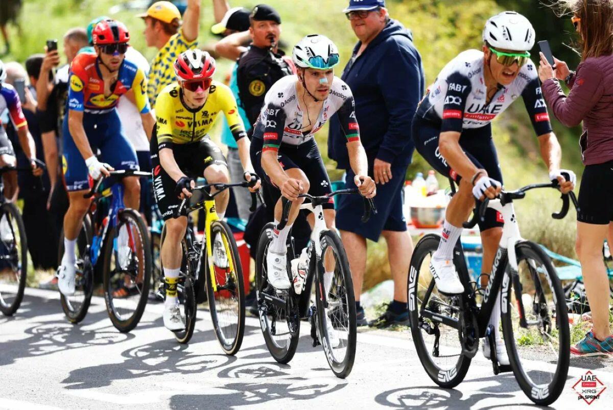 Isaac del Toro sullo strappo di Santa Caterina nella nona tappa del Giro d'Italia ©Giro d'Italia via X