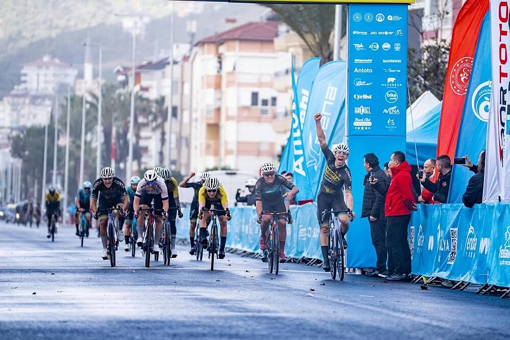 Mustafa Tarakci vince il GP Antalya