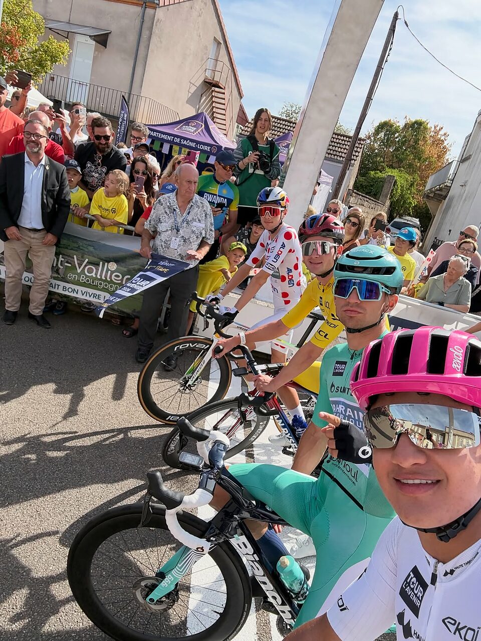le quattro maglie alla partenza della quarta tappa ©Tour de l'Avenir