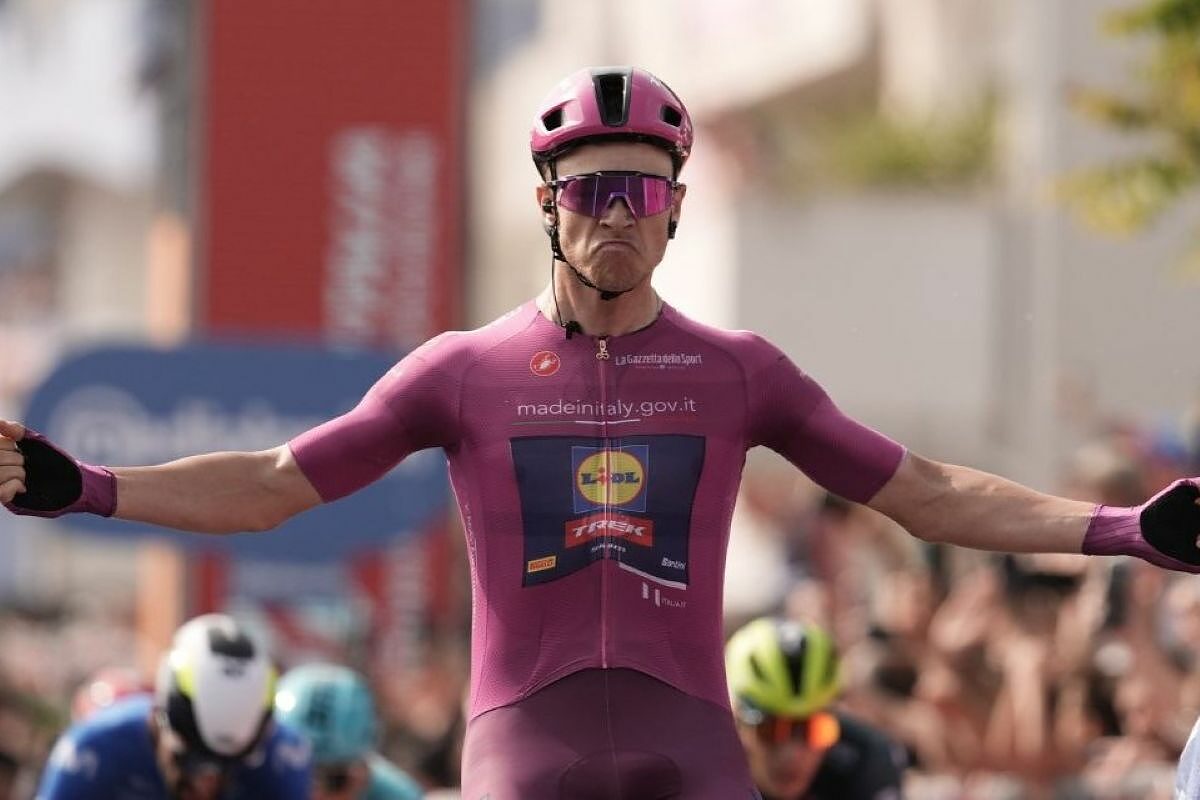 Jonathan Milan vince in maglia ciclamino al Giro d'Italia 2024 ©Lidl-Trek