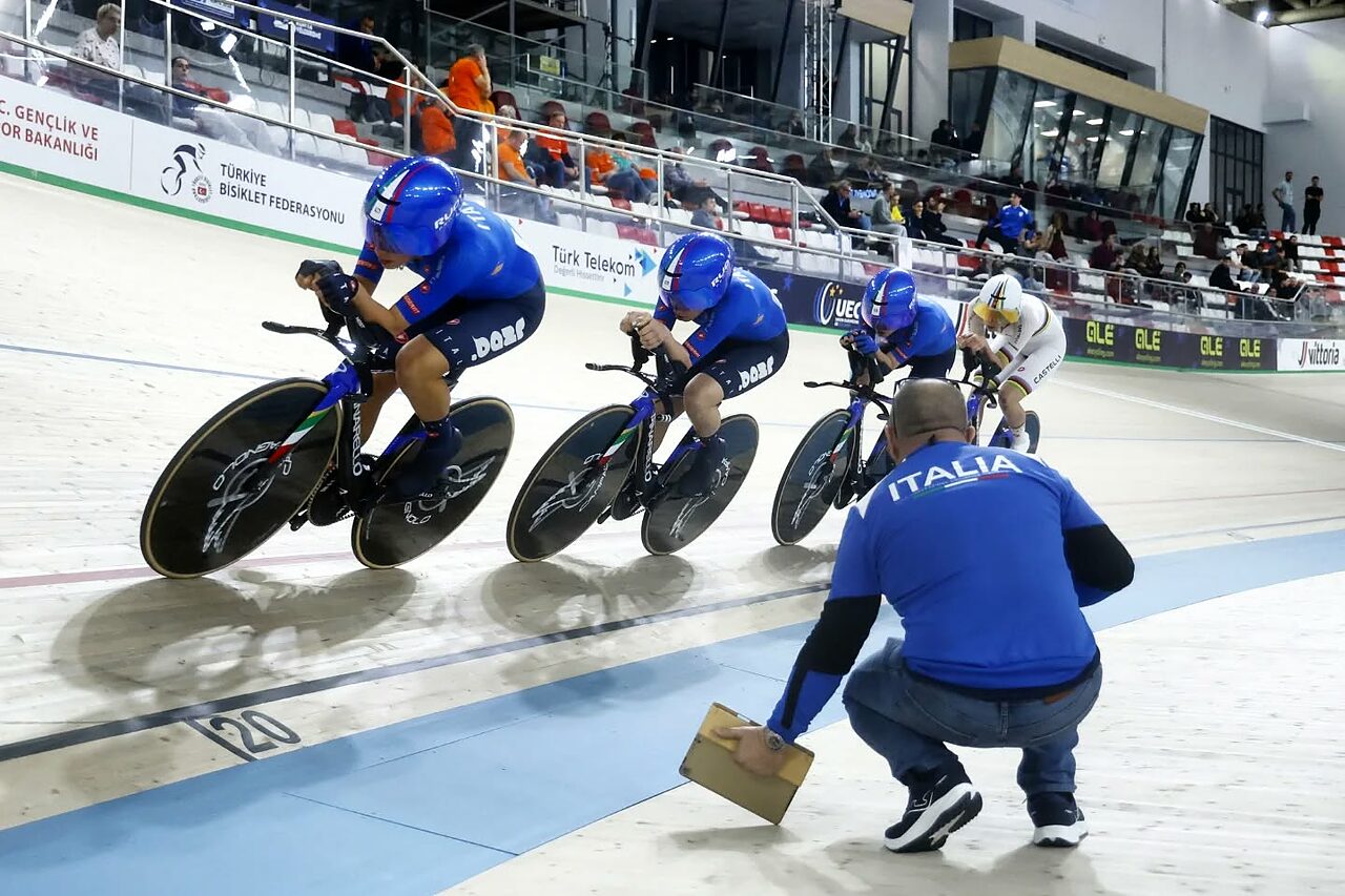 Il quartetto femminile bronzo agli Europei su pista di Konya 2026 ©FCI