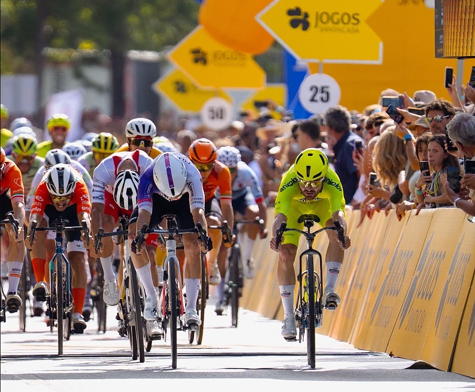 Vol(a)ta in Portogallo: Santiago Mesa vince la seconda tappa. Oliveira (UAE) resta leader.