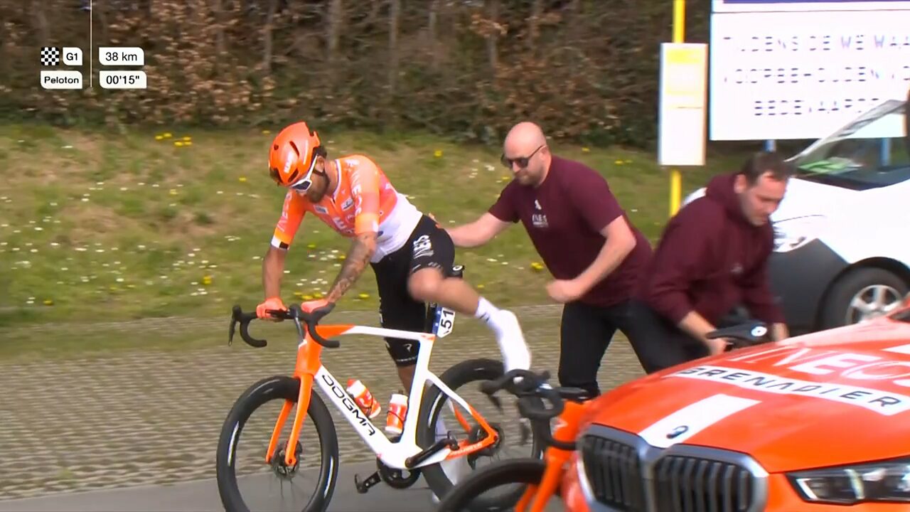 Il secondo cambio di bici di Filippo Ganna