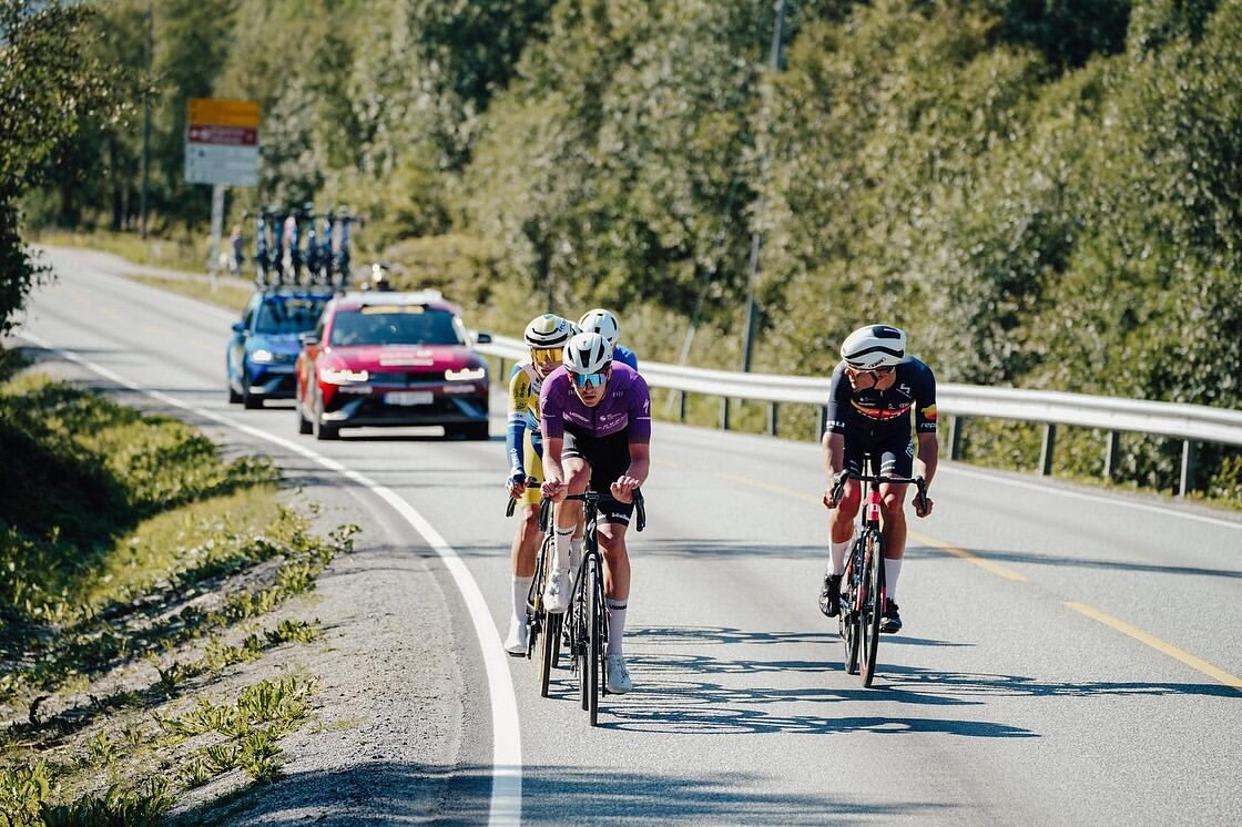 La fuga nella prima tappa dell'Arctic Race of Norway 2026 ©ARN / Thomas Maheux