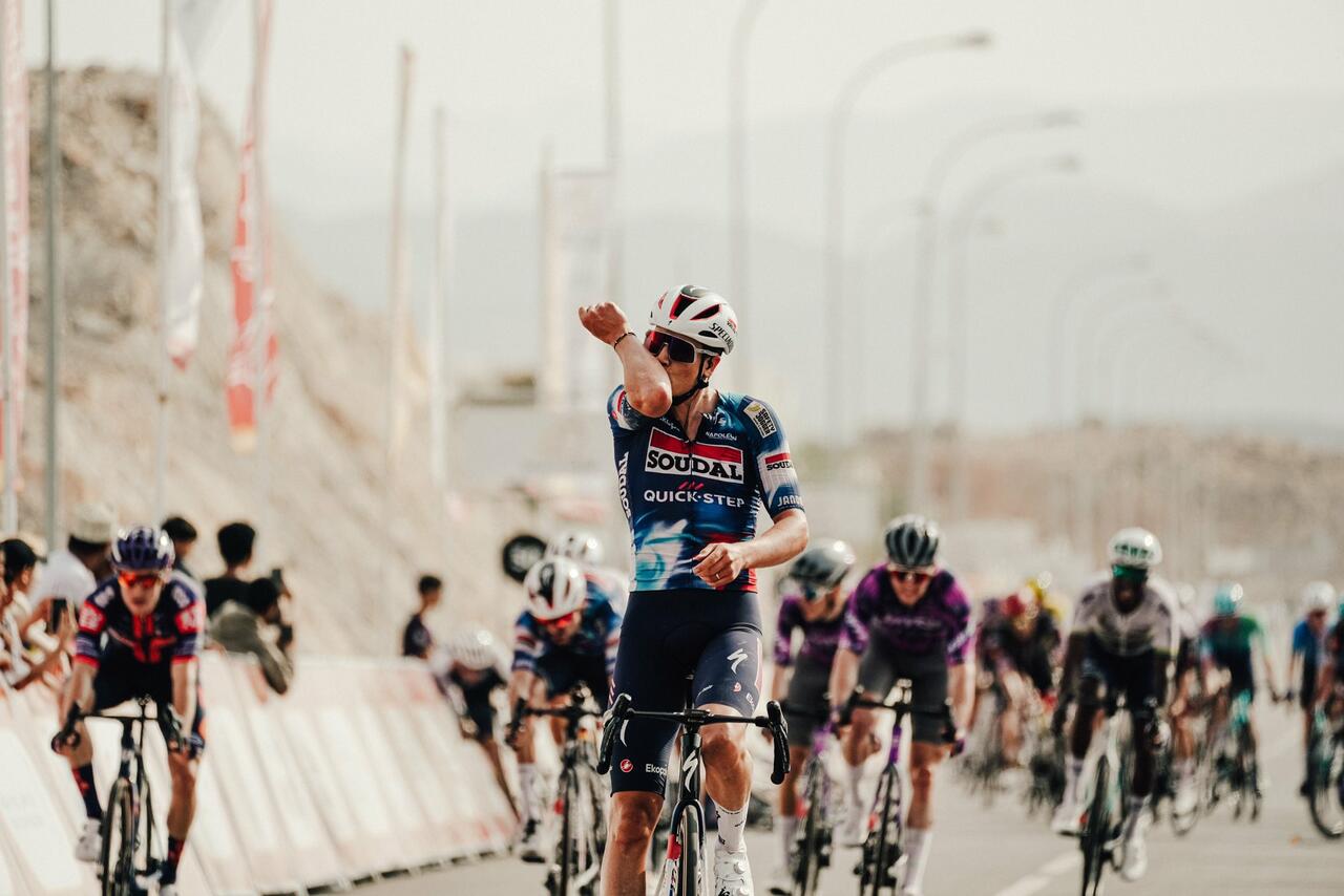 Louis Vervaeke vince la seconda tappa a Yitti Hills © Tour of Oman via X