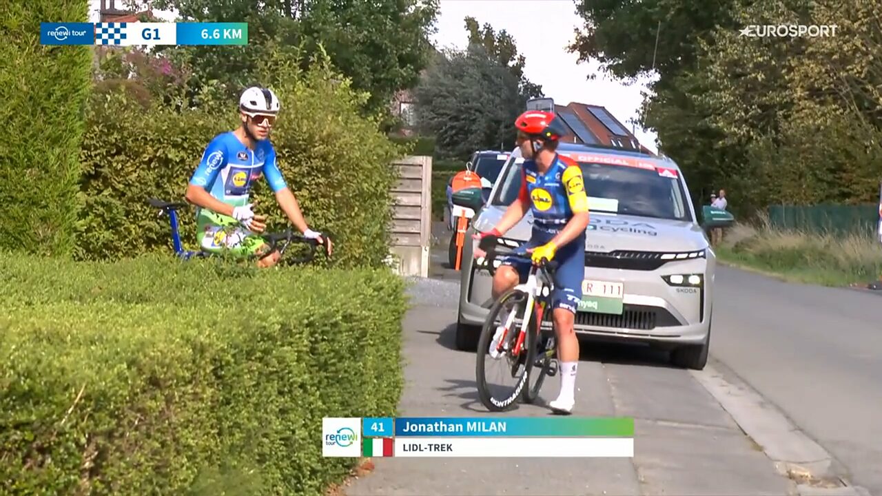 Jonathan Milan e Simone Consonni attardati nella seconda tappa del Renewi Tour 2026 (screen da Eurosport)