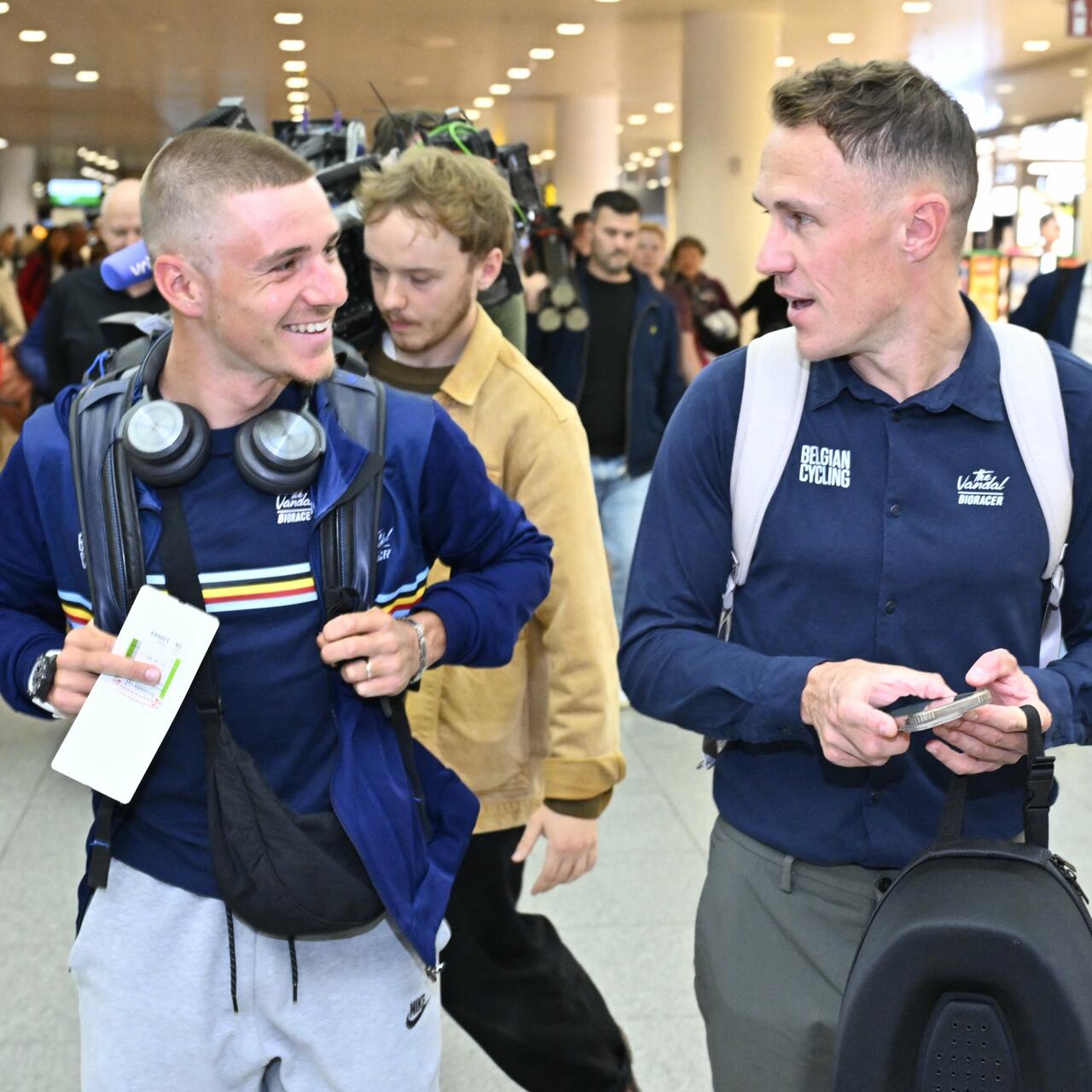 Remco Evenepoel arriva con il Belgio a Kigali per disputare i mondiali su strada in Ruanda @cyclingontnt via X