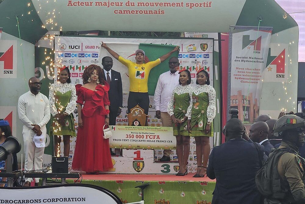 Hamza Amari festeggia la vittoria del Grand Prix Chantal Biya
